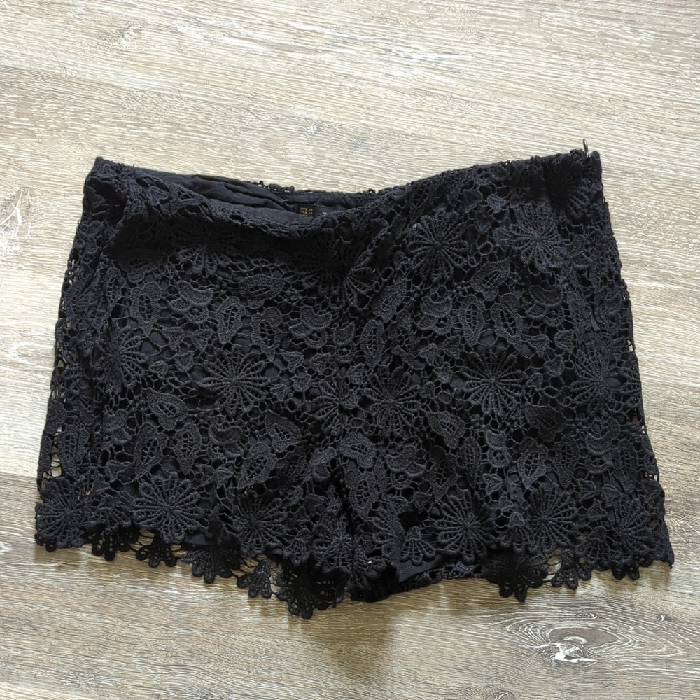 Elegant Black Lace Women's Shorts